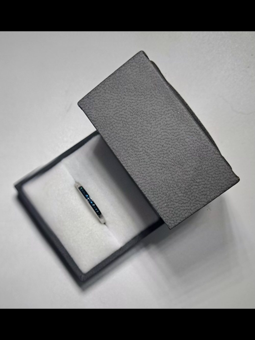 925 Sterling Silver Blue Natural Diamond Channel-Set Women's Band Size 7.5 - Picture 5 of 8